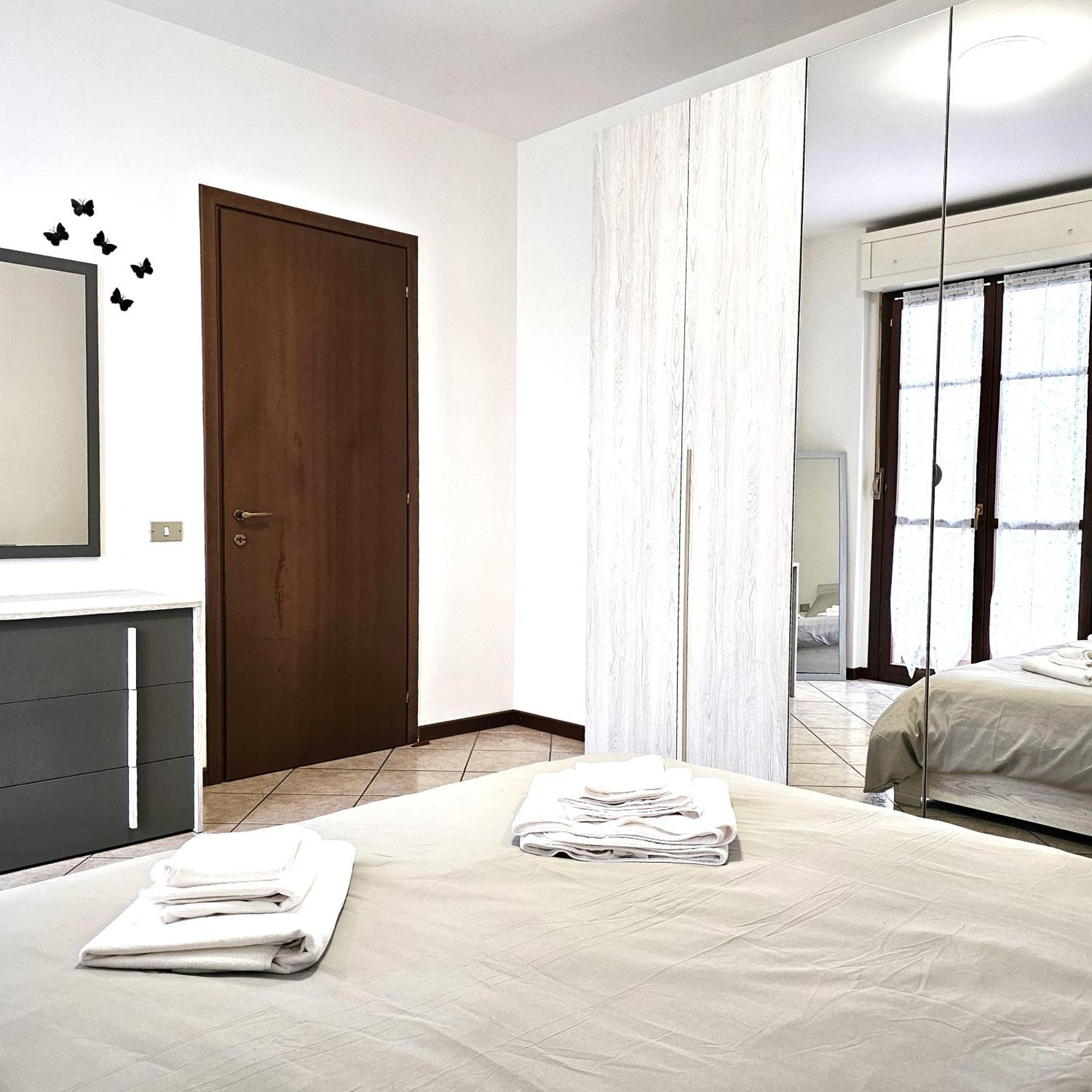 Appartamento Moderno ガッララーテ エクステリア 写真