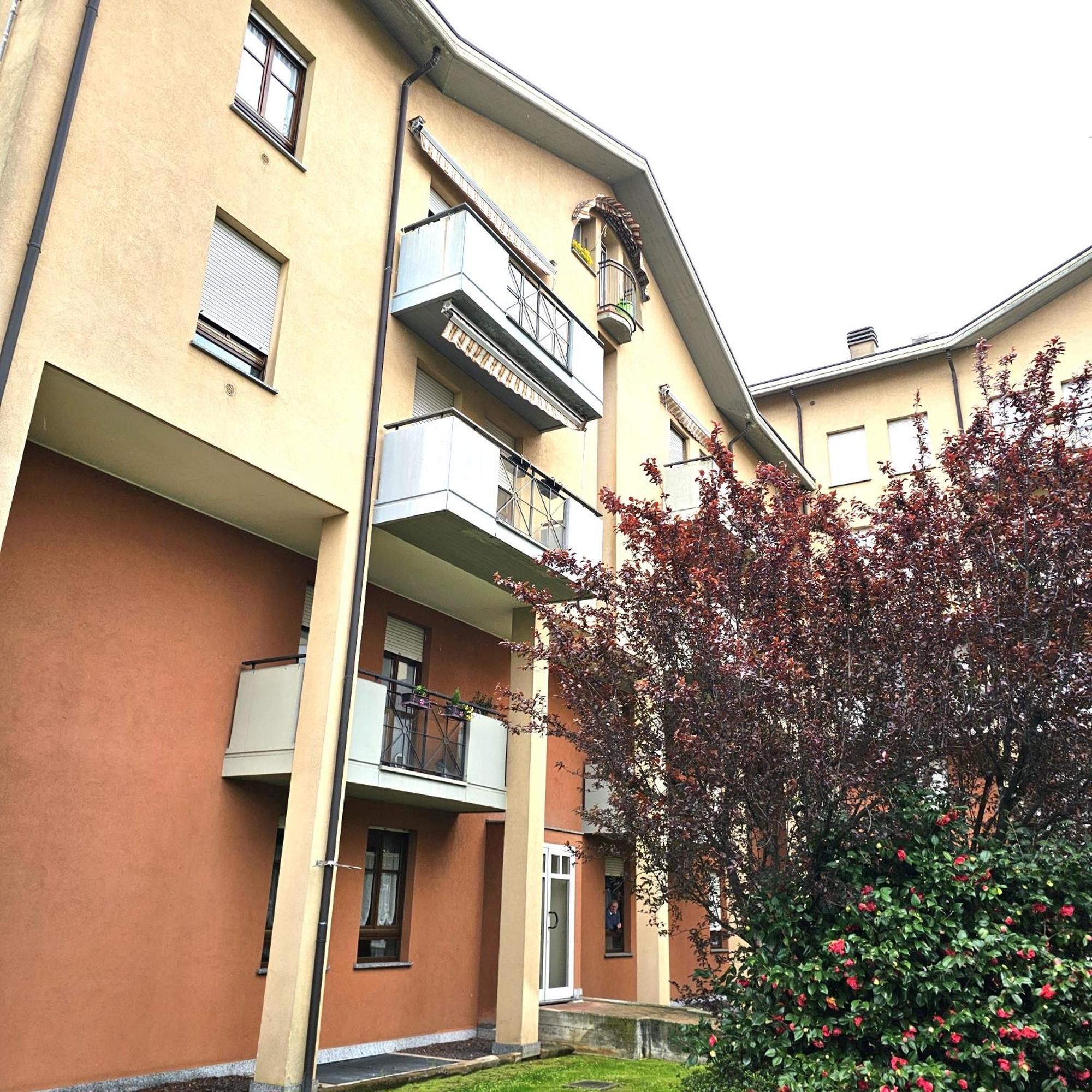 Appartamento Moderno ガッララーテ エクステリア 写真